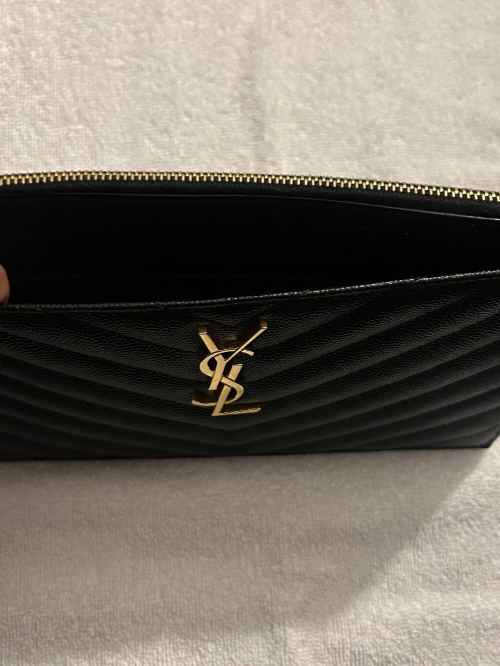 WOMEN 100% AUTHENTIC SAINT LAURENT MONOGRAM MATELASS'E LEATHER POUCH - Picture 6 of 13